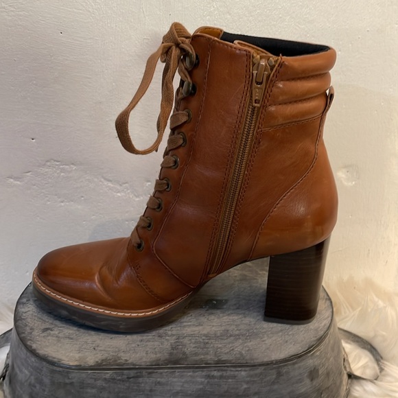 #0168 NWOB Naturalizer Brown Leather Lace Up Boots with Chunky Heel LIKE NEW -8 - Picture 4 of 11